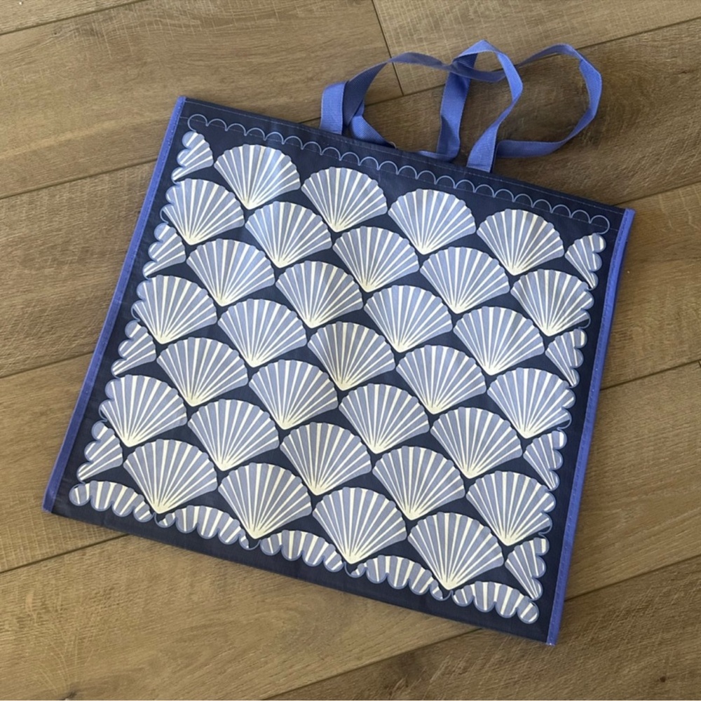 Homegoods TJMaxx Marshalls Viral Shell Print Reusable Shopper Tote Bag NWOT